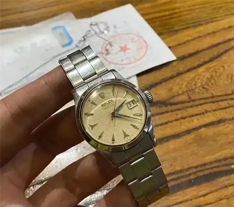 寶格麗出的智能手表