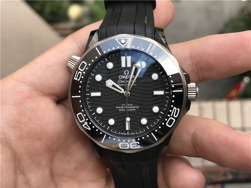 VS廠歐米茄海馬300陶瓷鈦金屬做工評測（VS海馬300鈦殼怎么樣）