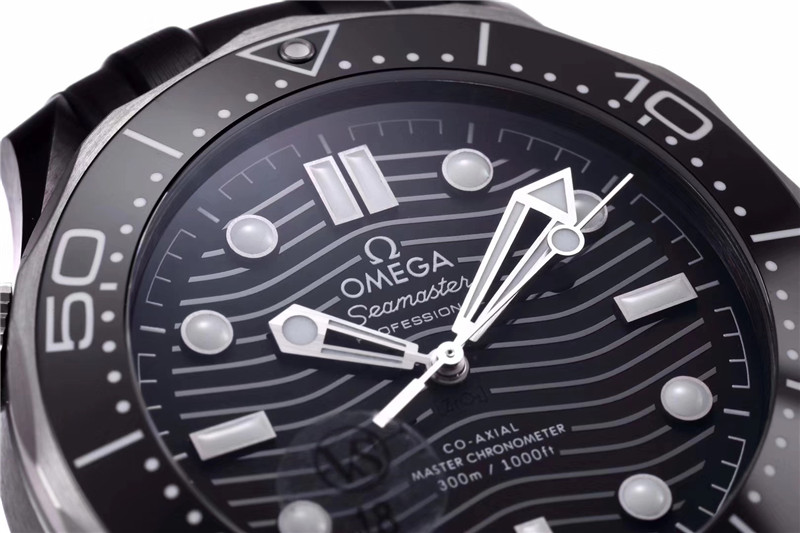 VS廠歐米茄海馬300陶瓷鈦金屬做工評測（VS海馬300鈦殼怎么樣）