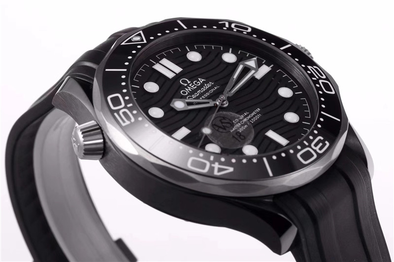 VS廠歐米茄海馬300陶瓷鈦金屬做工評測（VS海馬300鈦殼怎么樣）