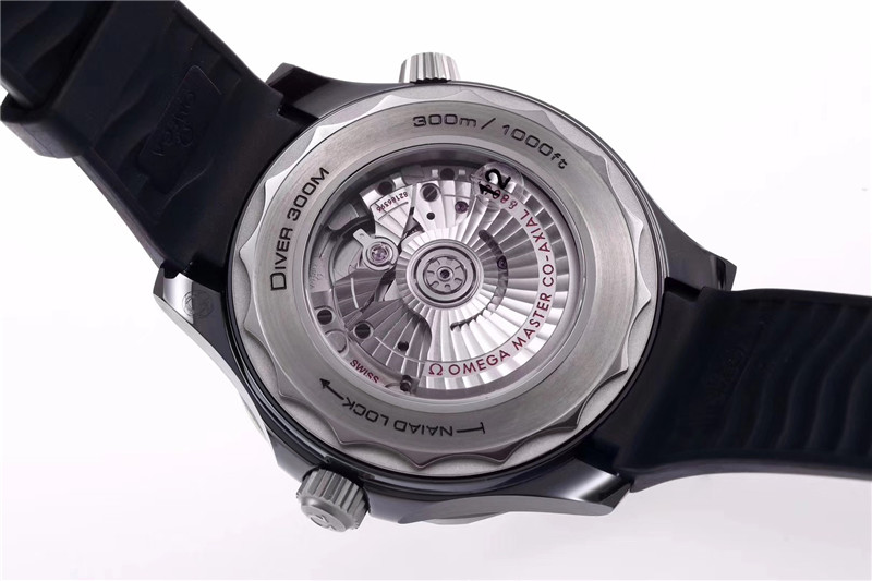 VS廠歐米茄海馬300陶瓷鈦金屬做工評測（VS海馬300鈦殼怎么樣）