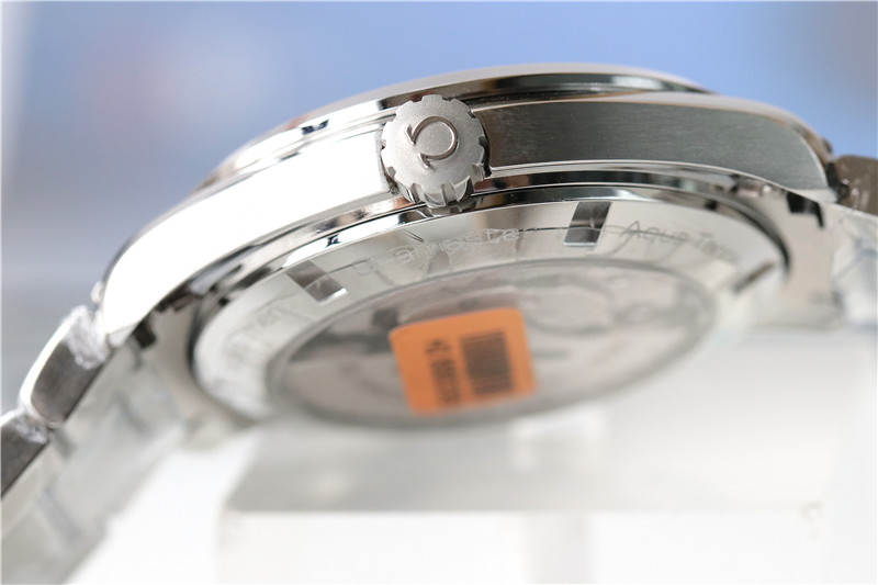 VS廠歐米茄海馬150GMT做工評測（VS海馬150兩地時值得入手嗎）