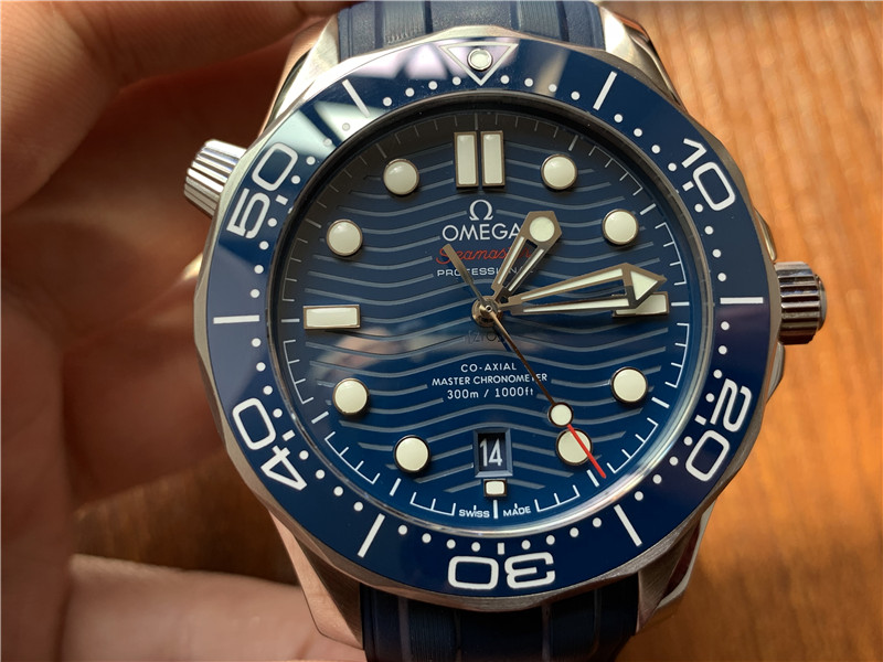 VS廠歐米茄海馬300藍(lán)面對比正品評測（VS海馬300藍(lán)面有破綻嗎）