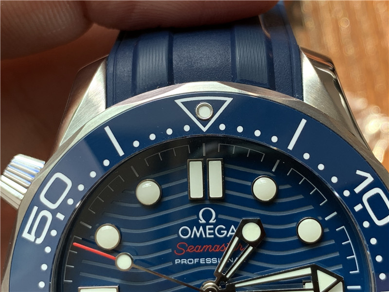 VS廠歐米茄海馬300藍(lán)面對比正品評測（VS海馬300藍(lán)面有破綻嗎）