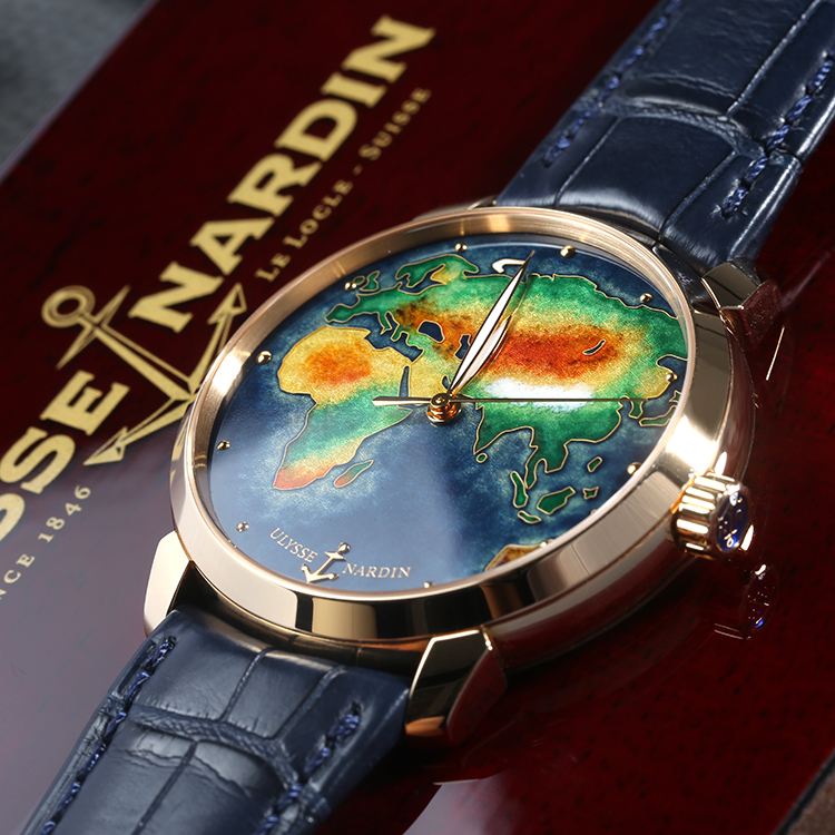 全球最薄的機械表，比硬幣還薄。