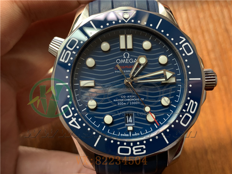 VS廠歐米茄海馬300米「藍(lán)面膠帶」產(chǎn)品展示