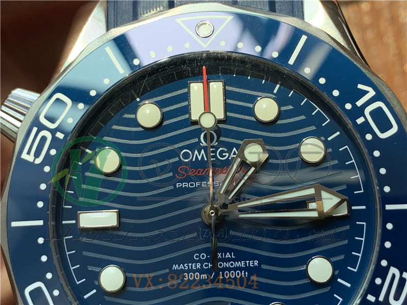 VS廠歐米茄海馬300米「藍(lán)面膠帶」產(chǎn)品展示