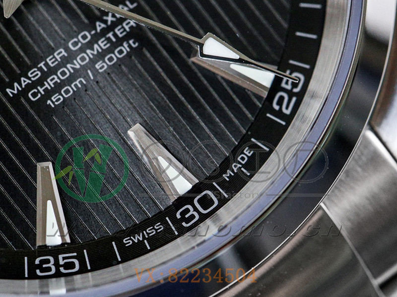 VS廠歐米茄海馬150米「柚木黑盤」產(chǎn)品展示