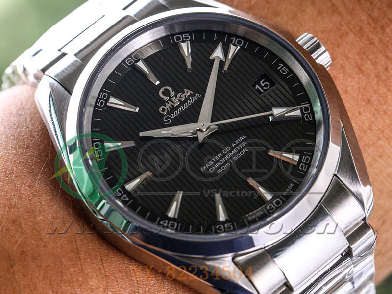 VS廠歐米茄海馬150米「柚木黑盤」產(chǎn)品展示