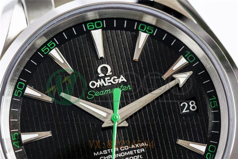 VS廠歐米茄海馬150米「柚木黑盤(pán)綠針」產(chǎn)品展示