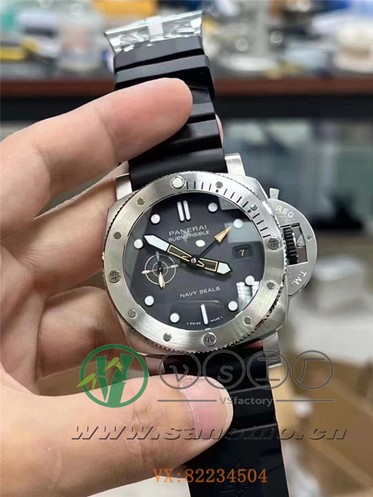 為紀念杰克·豪雅的Autaviah腕表問世60周年