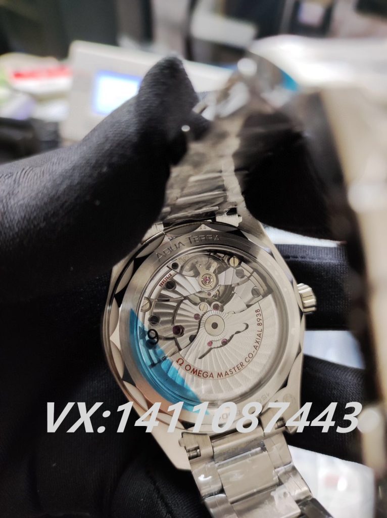 內外兼修!兩分鐘帶你了解VS歐米茄世界時最新版