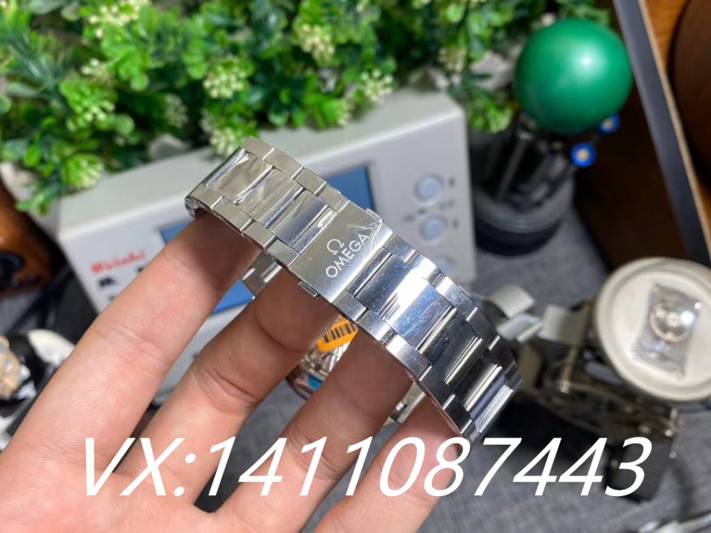 vs廠歐米茄海馬150柚木綠對比正品，以及兩種辨別方法