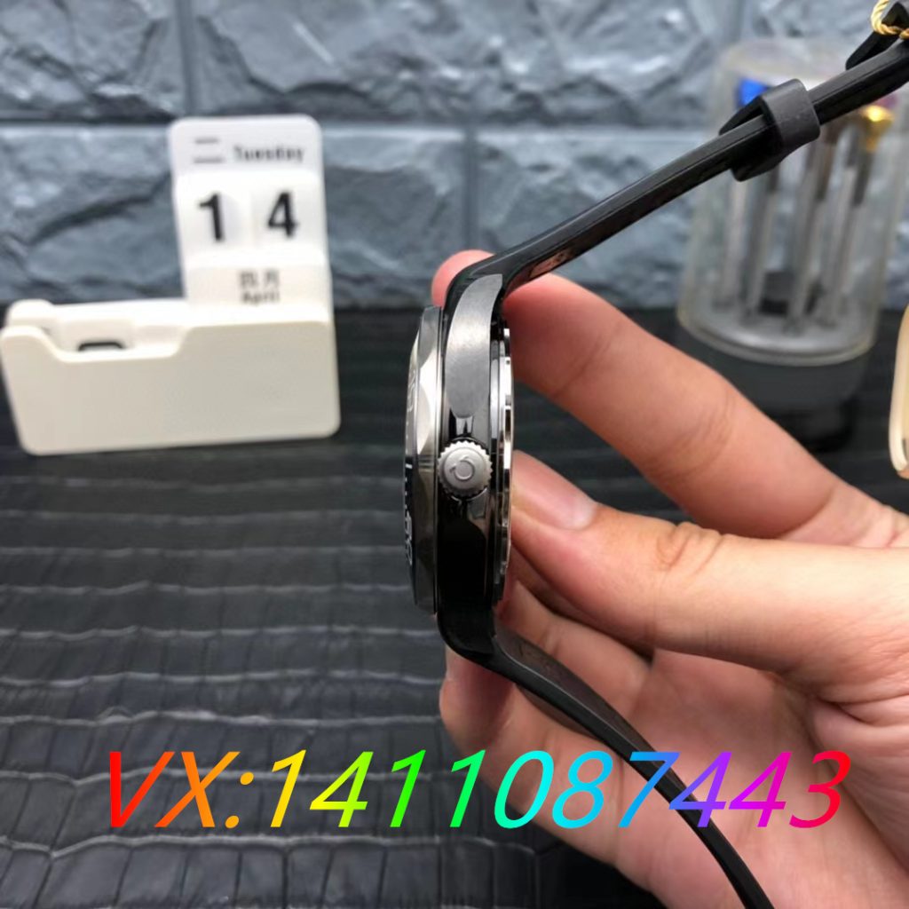 VS廠手表如何？VS廠歐米茄黑盤陶瓷海馬300評測