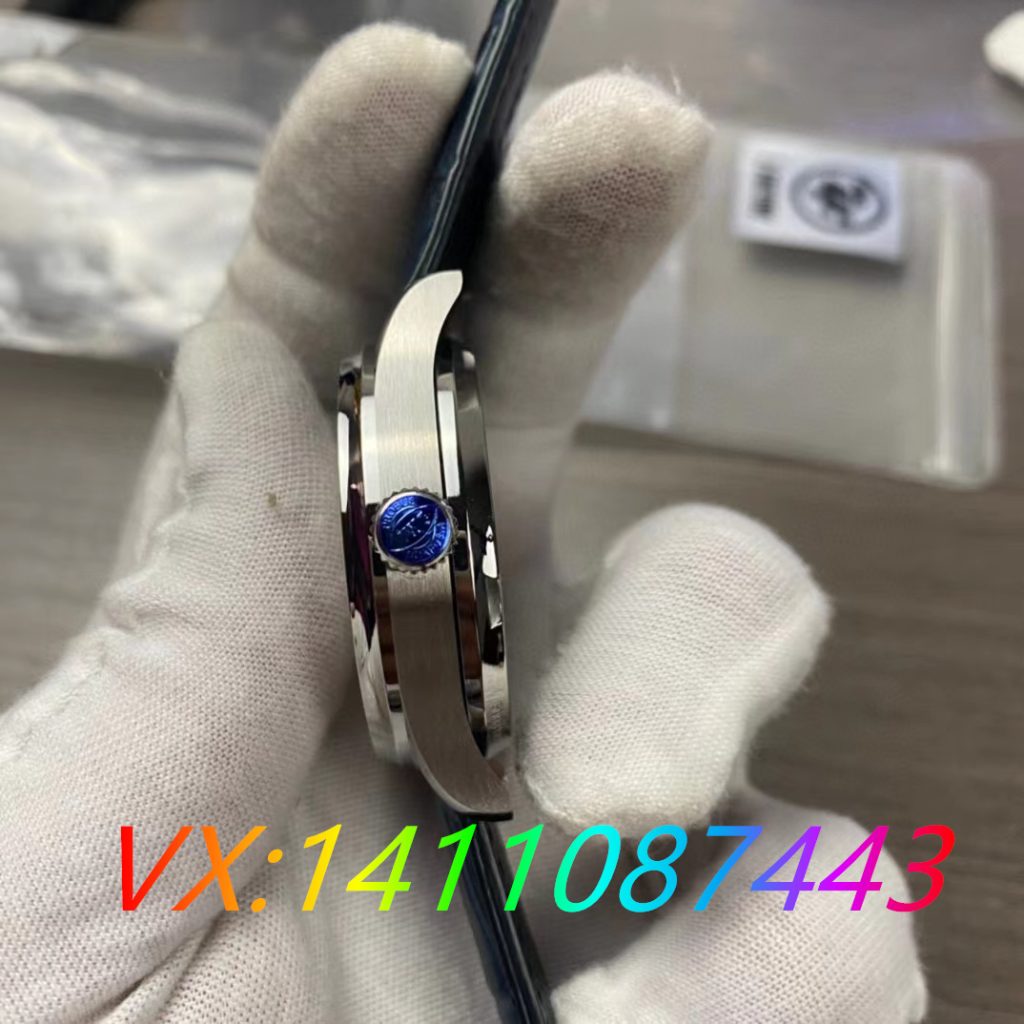 ZF廠萬國葡七表：獨(dú)家功能解析，帶你體驗(yàn)完美時(shí)計(jì)之旅！