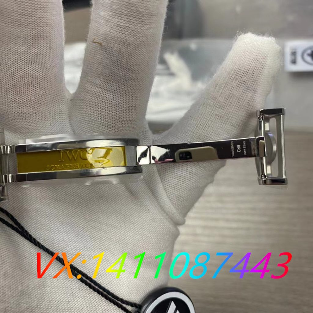 ZF廠萬國葡七表：獨(dú)家功能解析，帶你體驗(yàn)完美時(shí)計(jì)之旅！