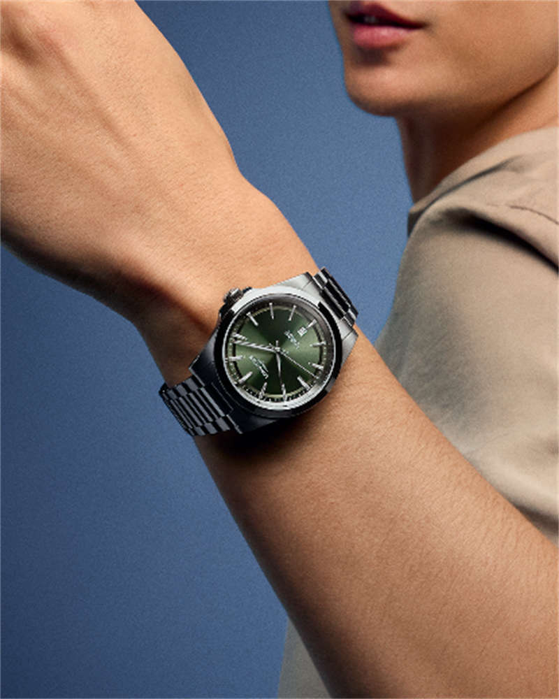 情人節(jié)特惠限定！浪琴表綻放色彩，記錄你們的心動瞬間