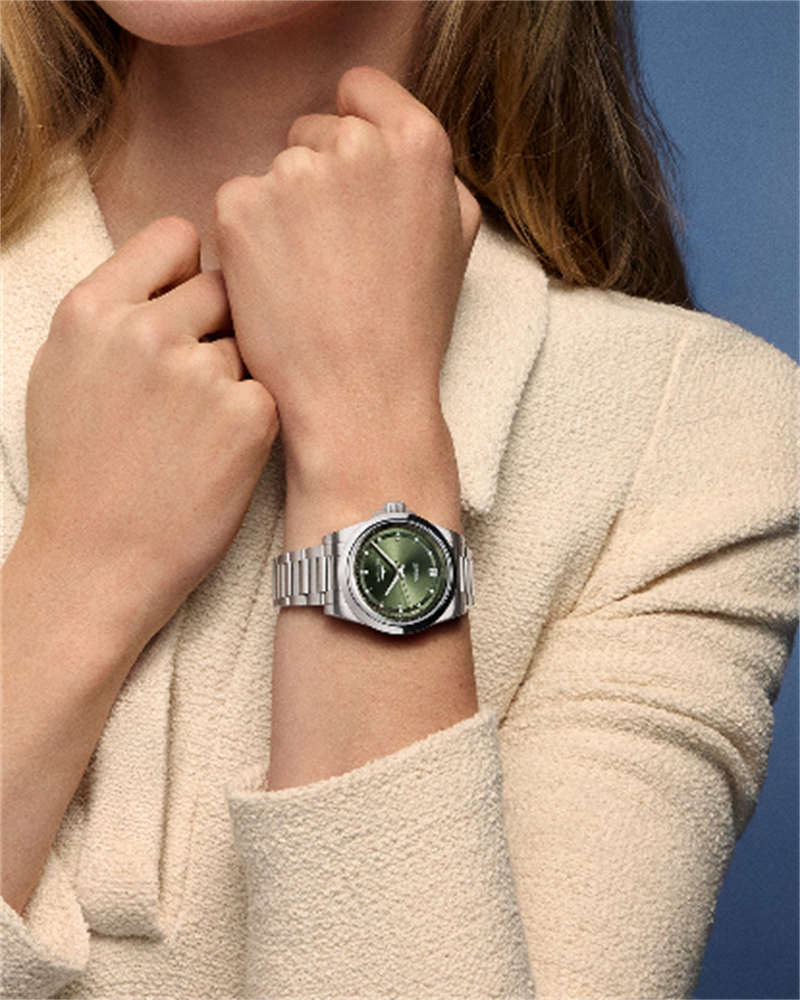 情人節(jié)特惠限定！浪琴表綻放色彩，記錄你們的心動瞬間