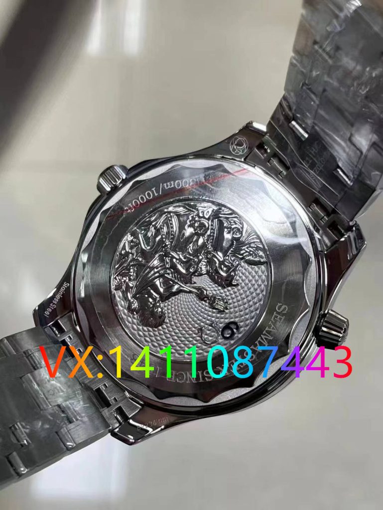 VS廠海馬300米細(xì)節(jié)全解析：冰藍面8800機芯對比