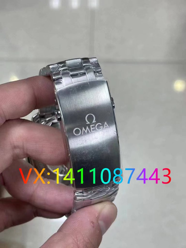 VS廠海馬300米細(xì)節(jié)全解析：冰藍面8800機芯對比