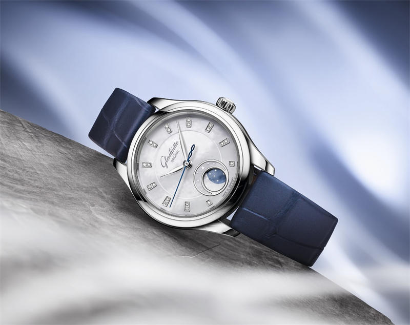 時尚女性必備！Serenade Luna小夜曲月相腕表盛放異彩