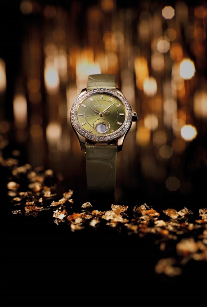 格拉蘇蒂Serenade Luna：時(shí)尚女性專屬腕表必備