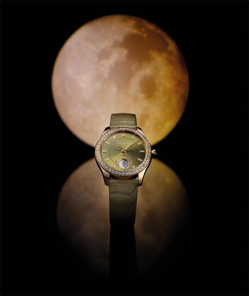 格拉蘇蒂Serenade Luna：時(shí)尚女性專屬腕表必備