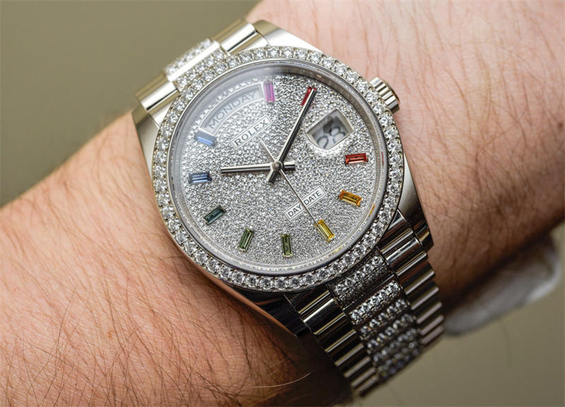 工藝與設計完美結合：多功能表