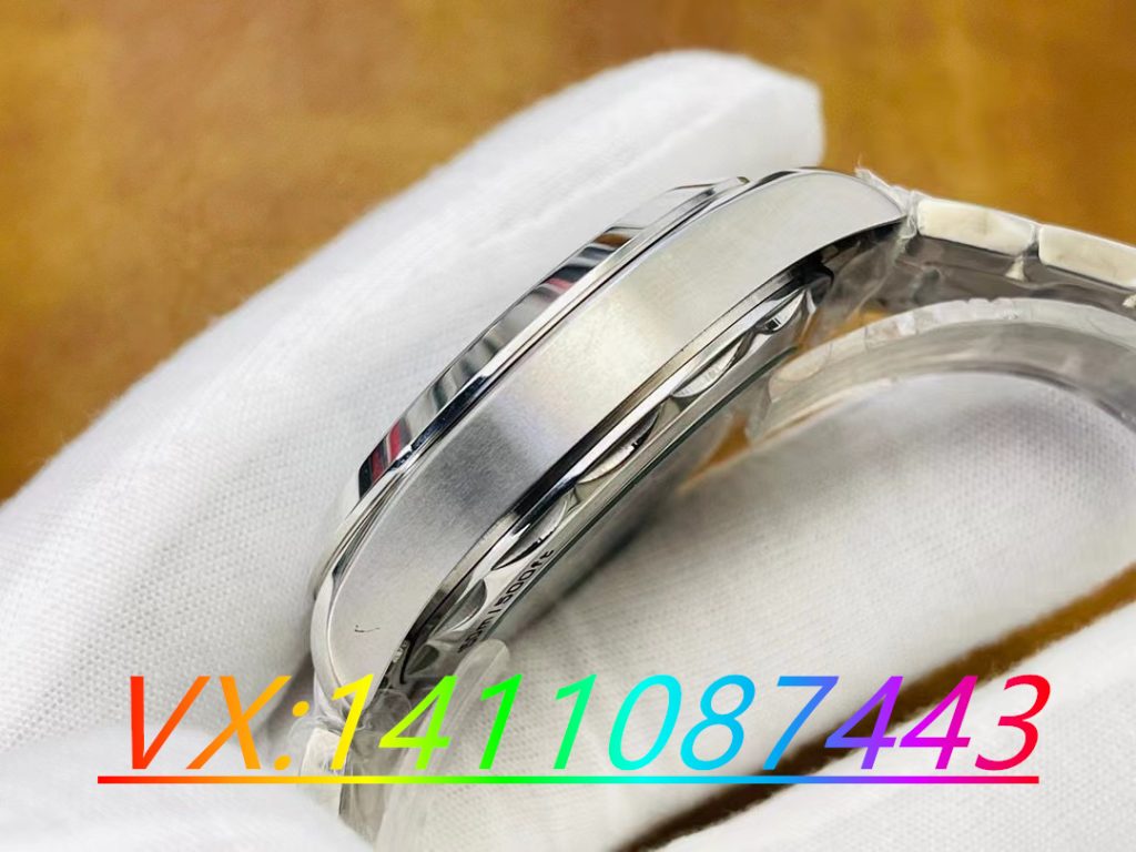 VS廠歐米茄海馬150世界時對比正品評測