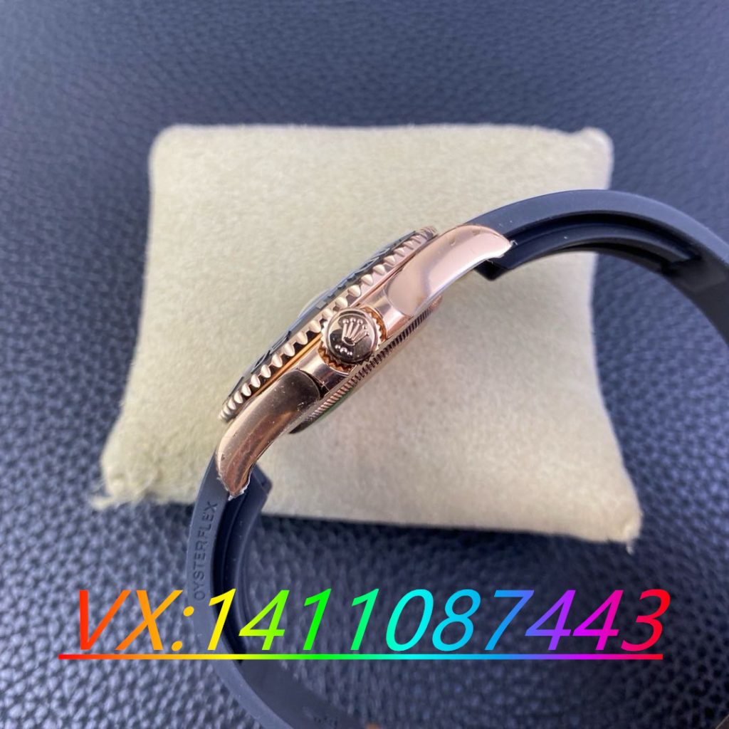 VS廠勞力士玫瑰金游艇的3235機(jī)芯和正品比起來會不會一眼假呀？