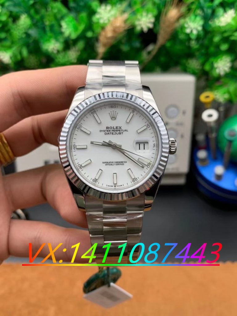 VS廠勞力士日志41白盤搭配3235機(jī)芯做工細(xì)節(jié)解析