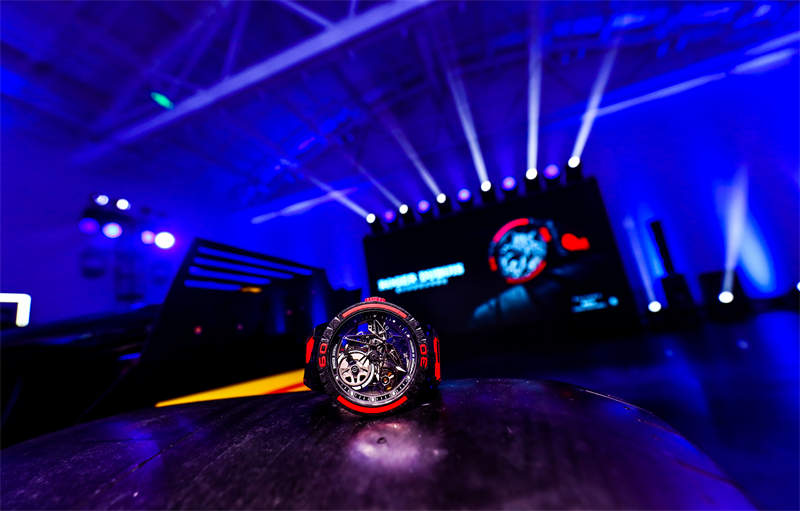 一觸即發Roger Dubuis 羅杰杜彼與 Pirelli 倍耐力攜手推出全新震撼力作—顛覆游戲規則