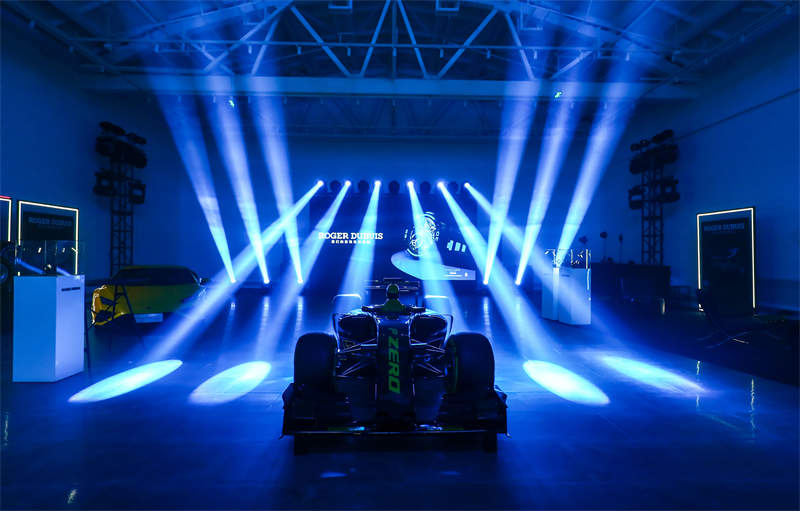 一觸即發Roger Dubuis 羅杰杜彼與 Pirelli 倍耐力攜手推出全新震撼力作—顛覆游戲規則