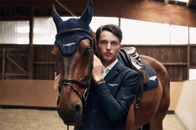 運動風華：Schimitz傾情揮灑浪琴表華麗篇章