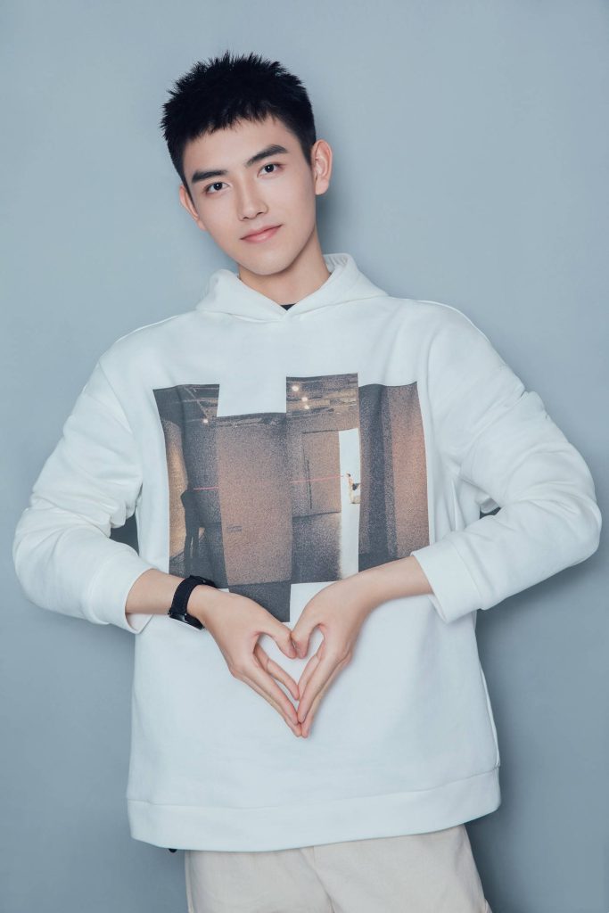 TISSOT天梭表與陳飛宇傾情合作，演繹濃情季節。