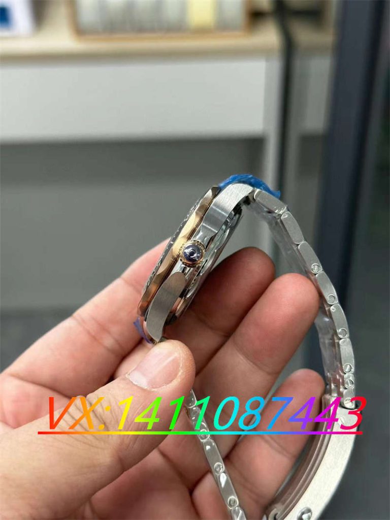 歐米茄海馬300米8800機(jī)芯詳細(xì)實(shí)拍賞析