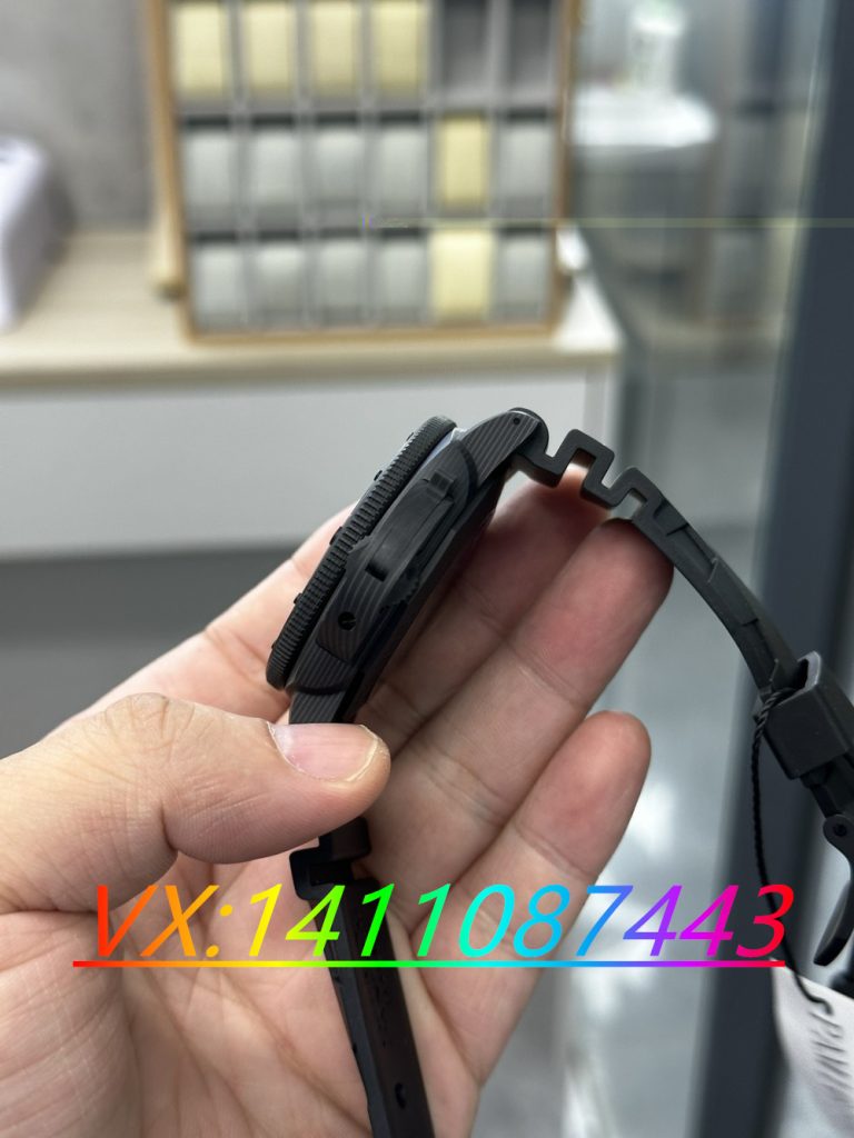 VS廠沛納海潛行系列PAM01616腕表做工細節(jié)評測