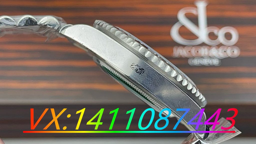 C廠皮蛋圈格林尼治型m126710grnr對比正品評測