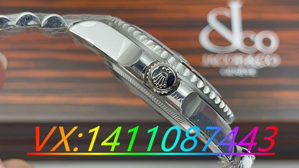 C廠皮蛋圈格林尼治型m126710grnr對比正品評測