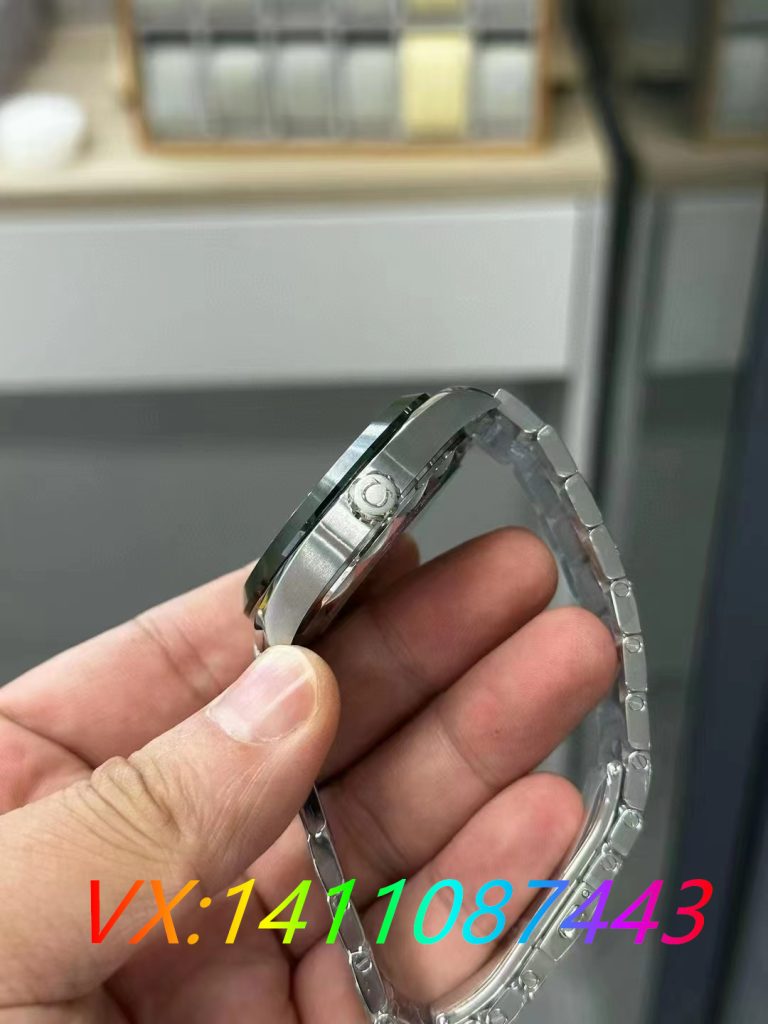 VS廠海馬150m世界時墨綠面做工怎么樣?