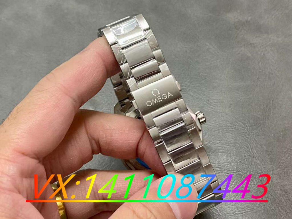 VS廠歐米茄海馬150世界時鈦金屬評測