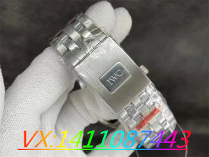 V7廠萬國飛行員馬克系列使用哪種機芯！