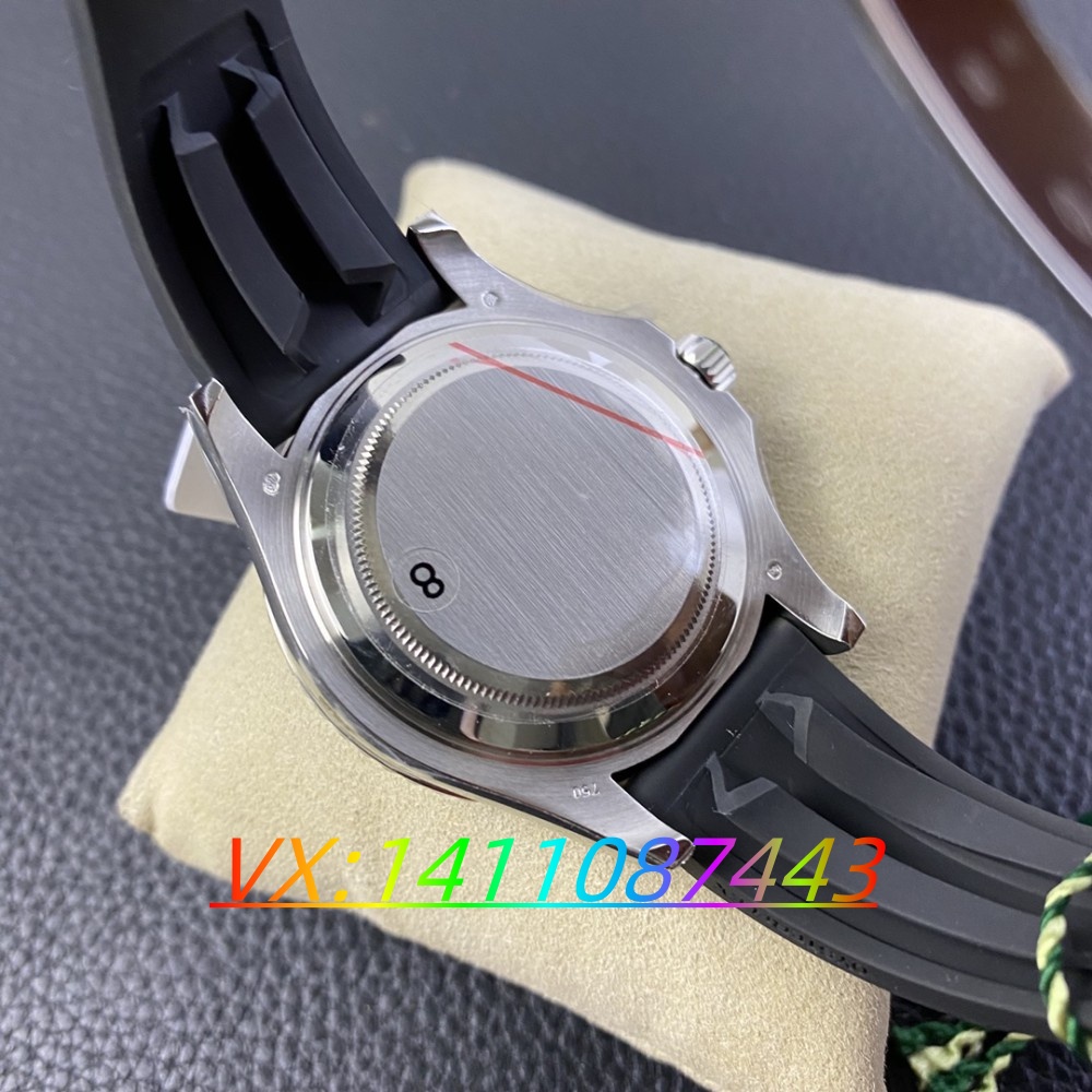 丹東3235機(jī)芯助力VS廠勞力士白金游艇—經(jīng)典與穩(wěn)定并存