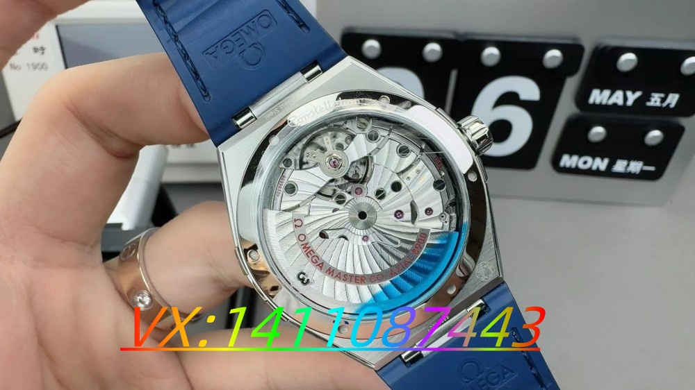 探索VS歐米茄五代星座8900/8901機(jī)芯的精湛細(xì)節(jié)做工