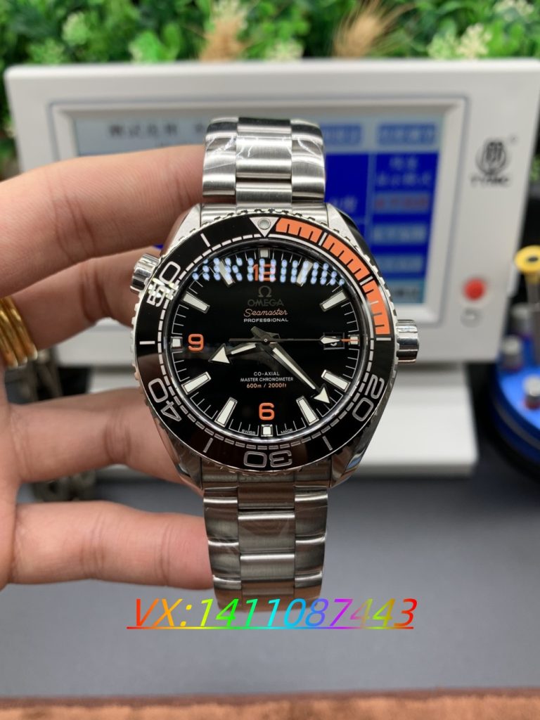 VS歐米茄海馬系列 “四分之一橙” 腕表8900機芯細節(jié)鑒賞