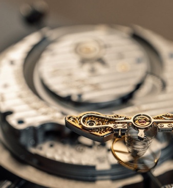 格拉蘇蒂制表舞臺，鵝頸微調演繹的工藝傳奇