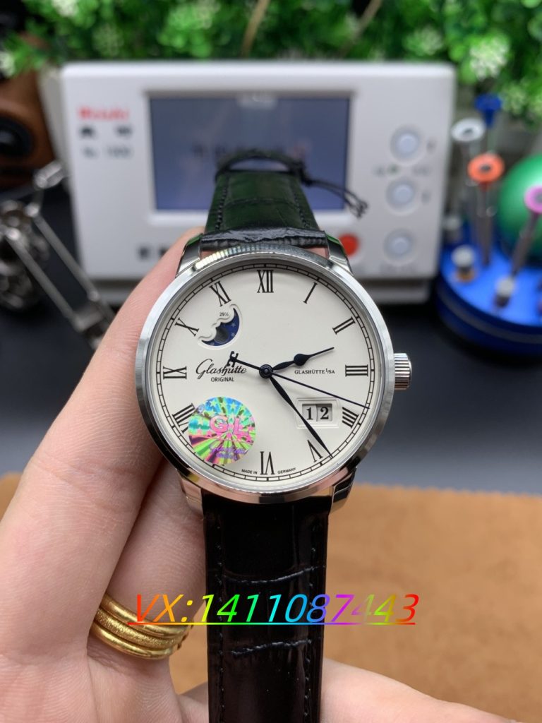 GL工廠匠心獨運:格拉蘇蒂參議員大日歷真月相表的技術革新探秘