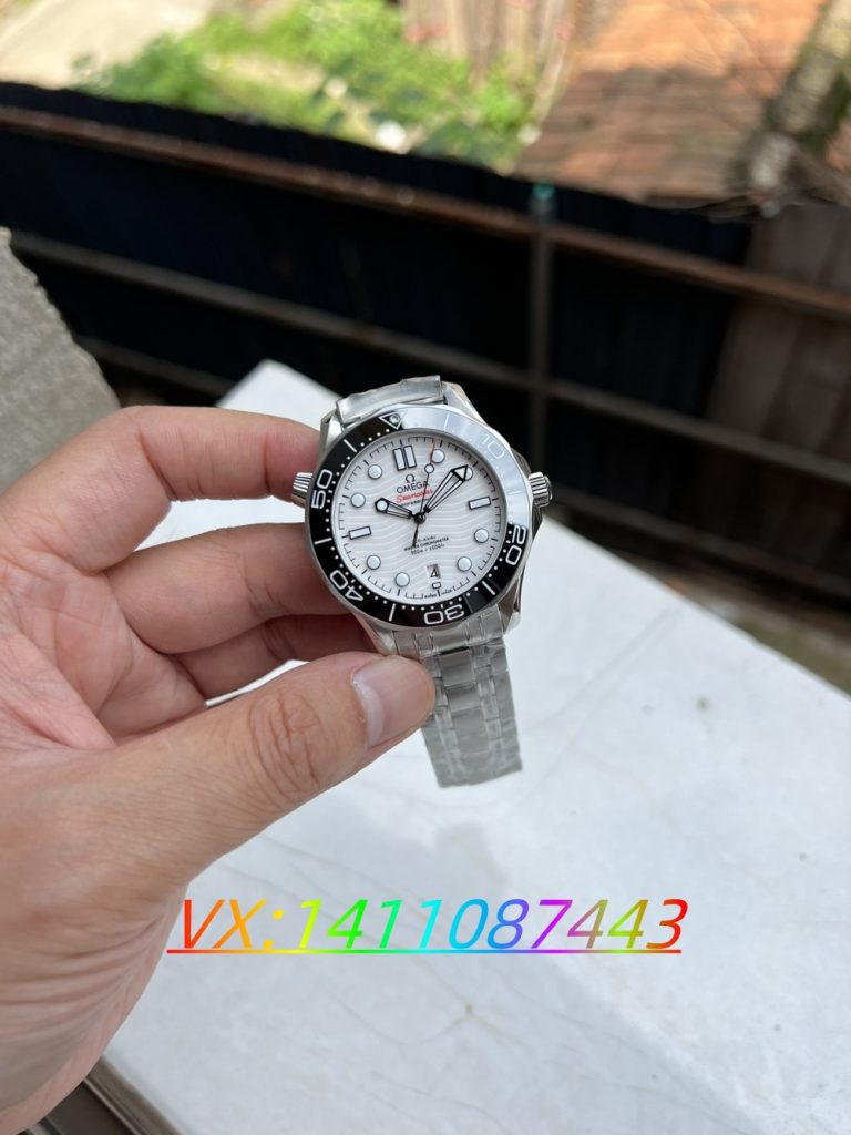 VS廠歐米茄海馬300熊貓盤值得入手嗎？