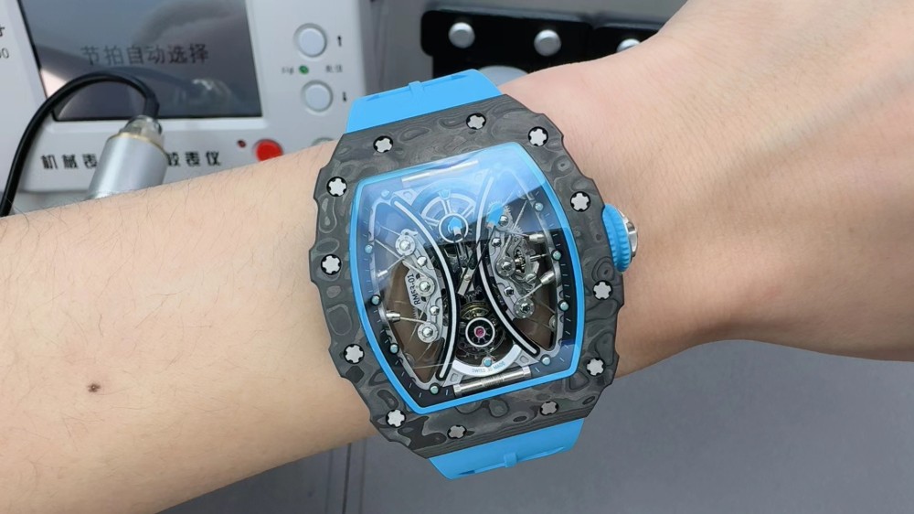 鹿晗9000萬(wàn)天價(jià)手表:傳言背后的真相