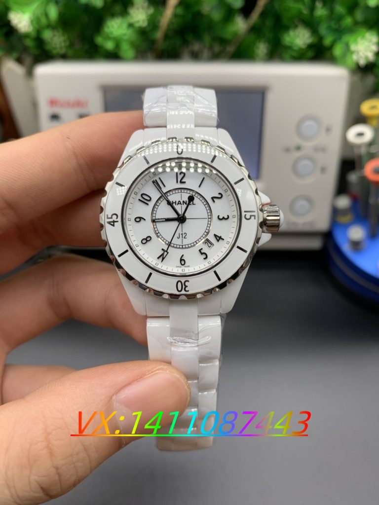 為何女人鐘情石英表,男人偏愛機(jī)械表